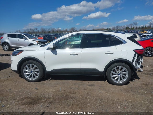 1FMCU9J93NUA99685 Ford Escape Titanium