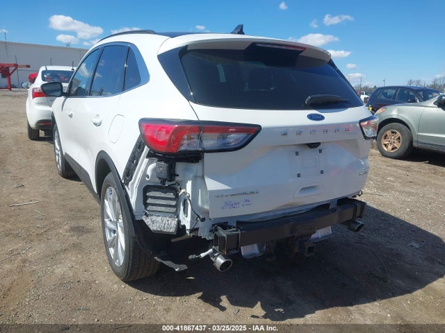 1FMCU9J93NUA99685 Ford Escape Titanium