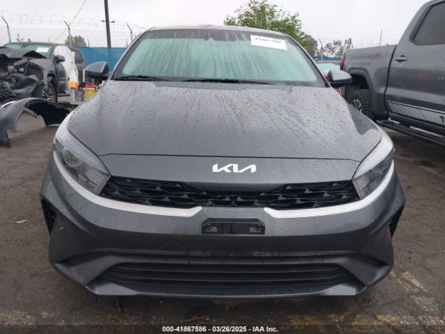 3KPF24AD1PE607992 KIA Forte Lxs