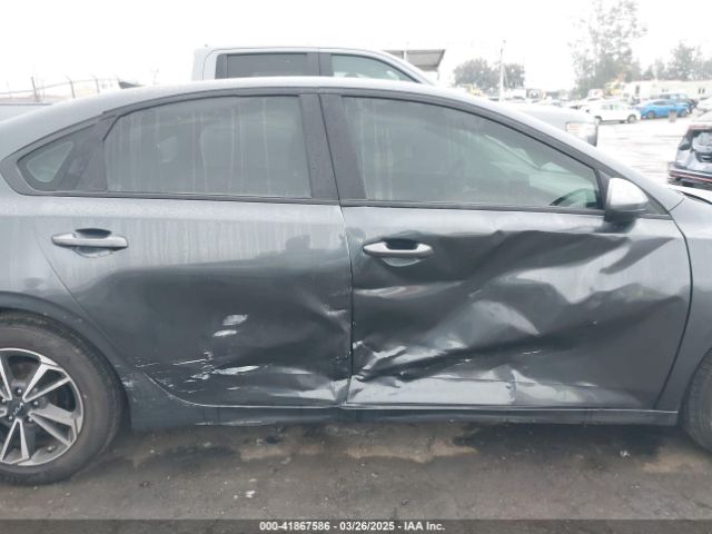 3KPF24AD1PE607992 KIA Forte Lxs