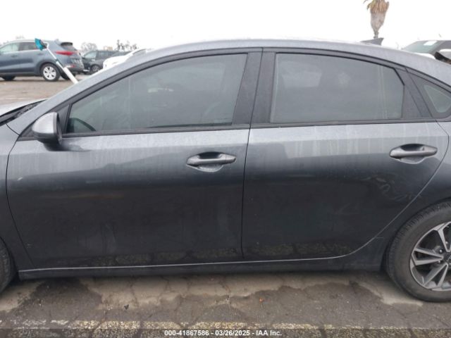 3KPF24AD1PE607992 KIA Forte Lxs