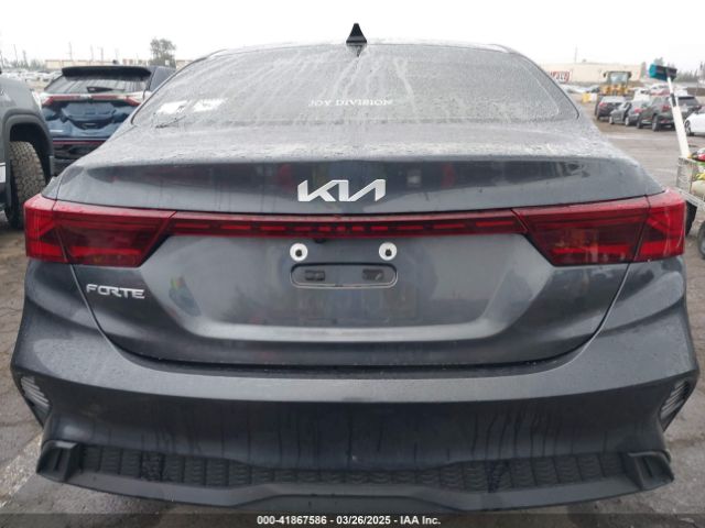 3KPF24AD1PE607992 KIA Forte Lxs