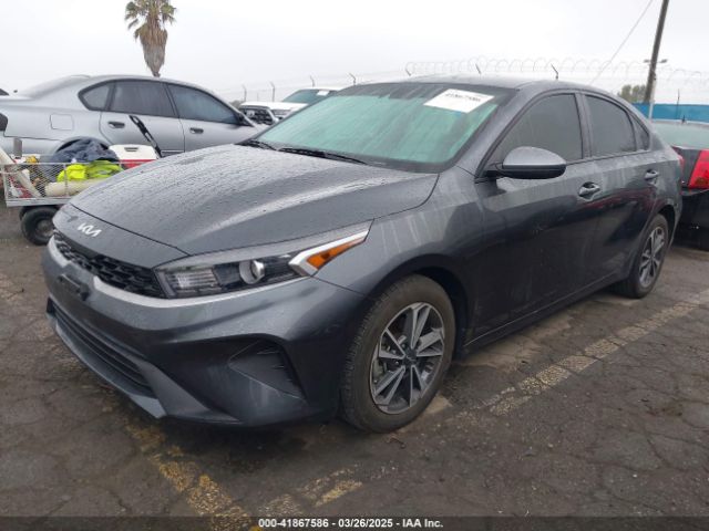 3KPF24AD1PE607992 KIA Forte Lxs