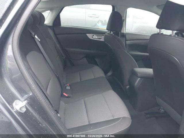 3KPF24AD1PE607992 KIA Forte Lxs