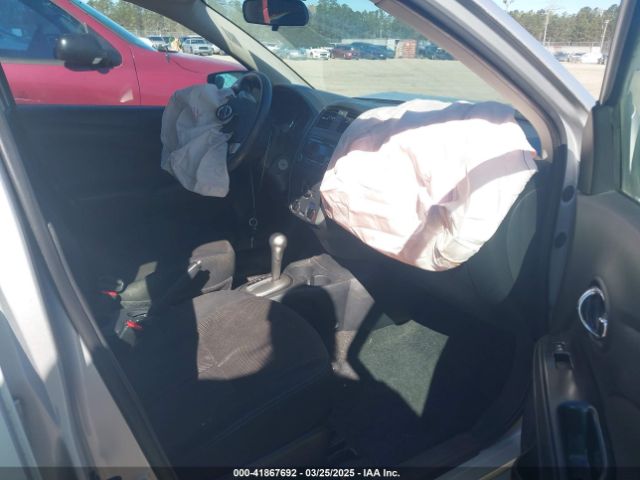 3N1CN7AP3FL870228 Nissan Versa 1.6 Sv