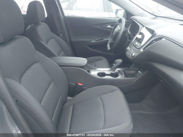 1G1ZD5ST4SF118643 Chevrolet Malibu Fwd 1lt