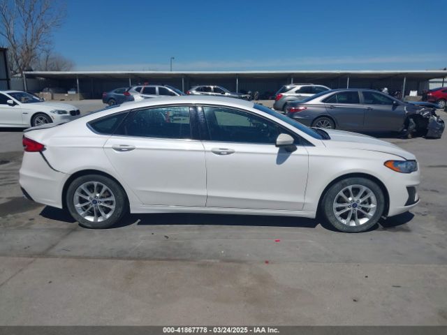 3FA6P0HD0KR215531 Ford FUSION SE