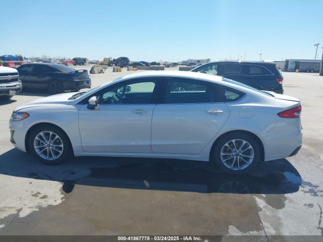 3FA6P0HD0KR215531 Ford FUSION SE