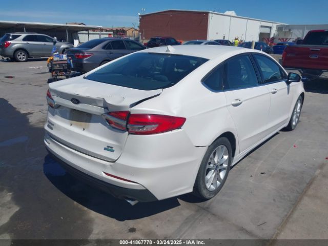 3FA6P0HD0KR215531 Ford FUSION SE