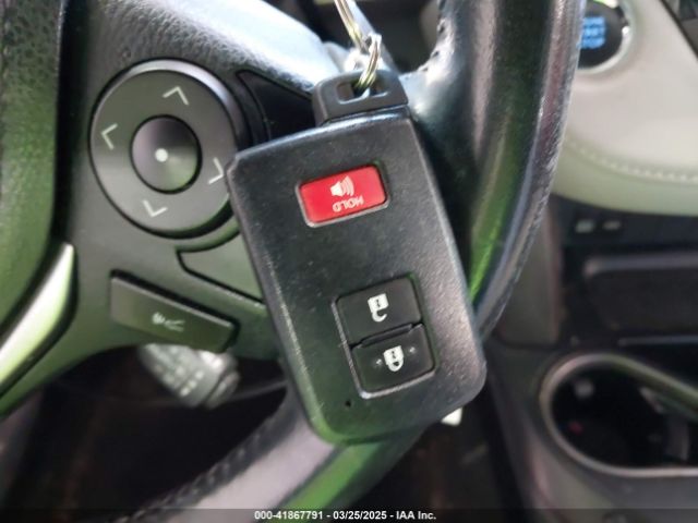 JTMRFREV9JD247607 Toyota Rav4 Xle