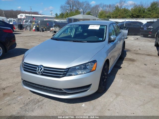 1VWAT7A32FC043594 Volkswagen Passat 1.8t Wolfsburg Edition