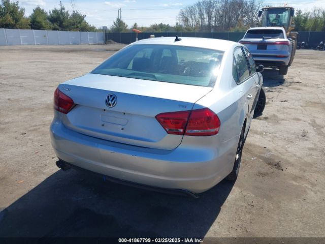 1VWAT7A32FC043594 Volkswagen Passat 1.8t Wolfsburg Edition