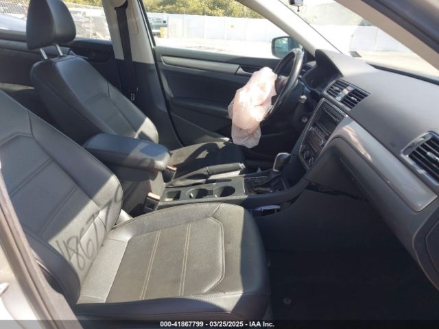 1VWAT7A32FC043594 Volkswagen Passat 1.8t Wolfsburg Edition