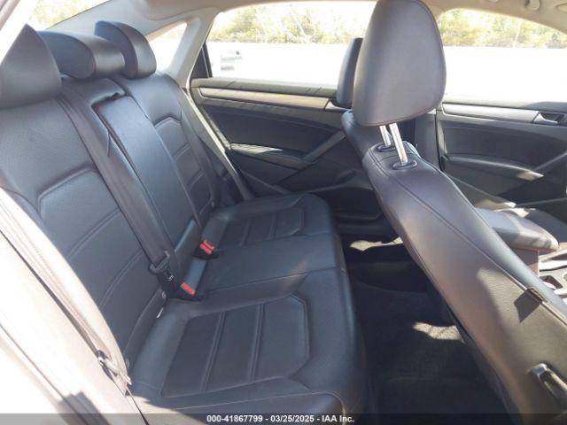 1VWAT7A32FC043594 Volkswagen Passat 1.8t Wolfsburg Edition