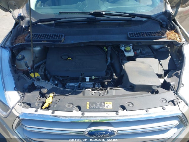 1FMCU9GD8JUA26656 Ford ESCAPE SE