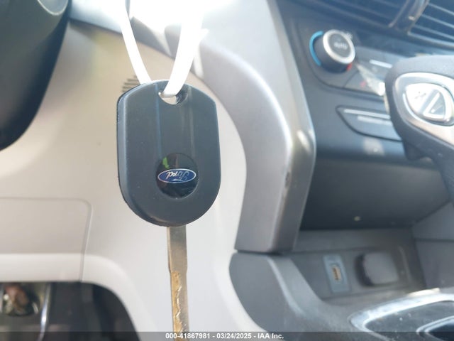 1FMCU9GD8JUA26656 Ford ESCAPE SE