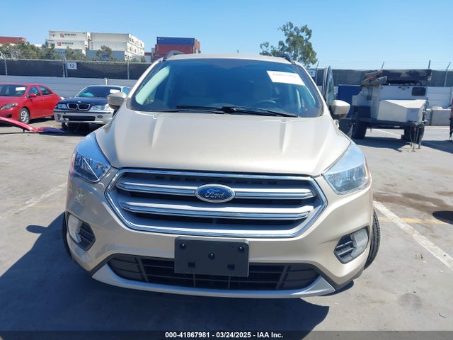 1FMCU9GD8JUA26656 Ford ESCAPE SE