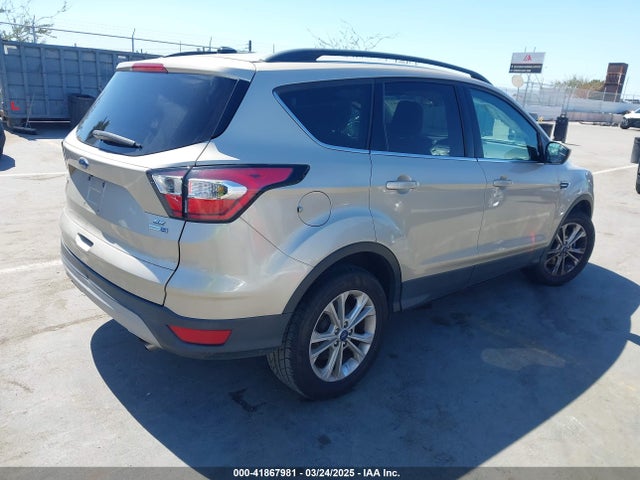 1FMCU9GD8JUA26656 Ford ESCAPE SE