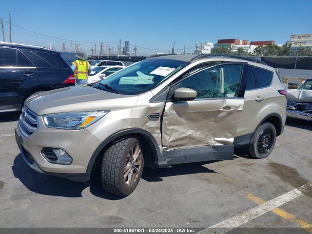 1FMCU9GD8JUA26656 Ford ESCAPE SE
