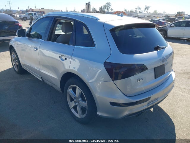 2011 AUDI Q5 WA1DKAFP9BA068715 Photo 2