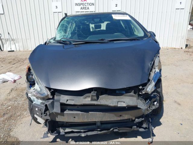 JTDKDTB37H1596039 Toyota Prius C Two