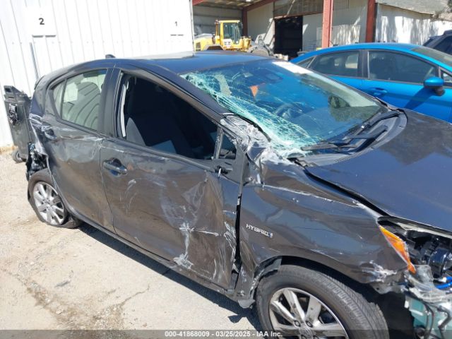 JTDKDTB37H1596039 Toyota Prius C Two