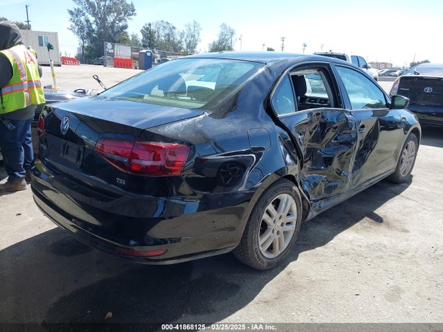 3VW2B7AJ2JM256753 Volkswagen Jetta 1.4t S