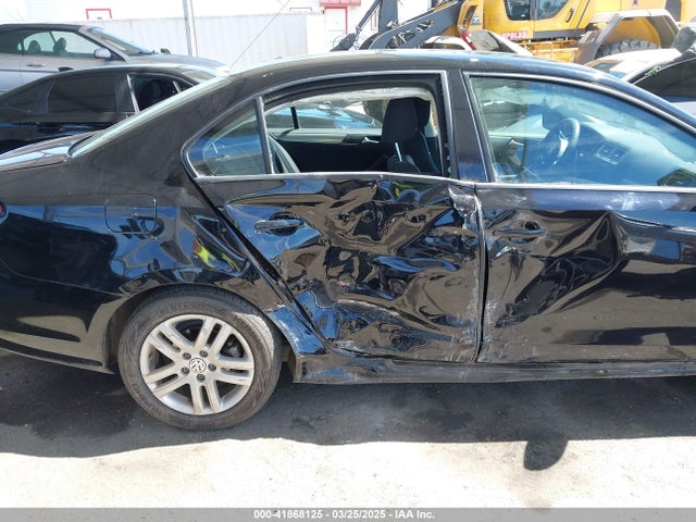 3VW2B7AJ2JM256753 Volkswagen Jetta 1.4t S