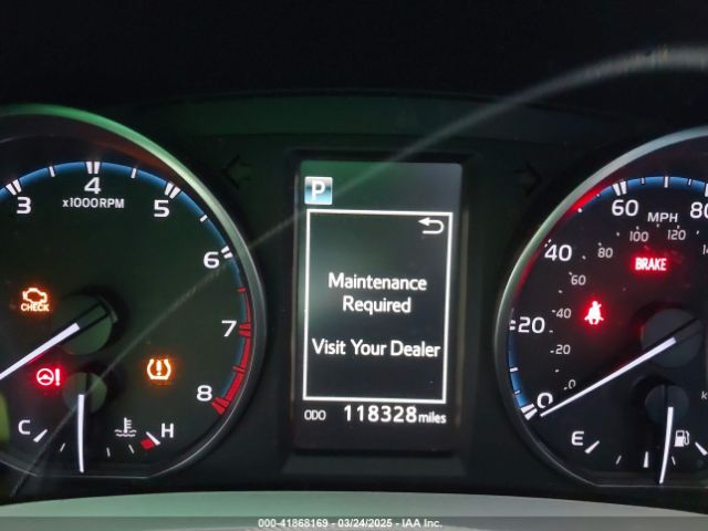 JTMZFREV1JJ163041 Toyota RAV4 LE