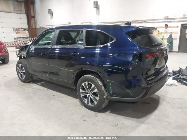 5TDKDRBH0RS535439 Toyota Highlander Xle
