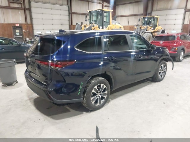 5TDKDRBH0RS535439 Toyota Highlander Xle