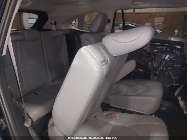 5TDKDRBH0RS535439 Toyota Highlander Xle