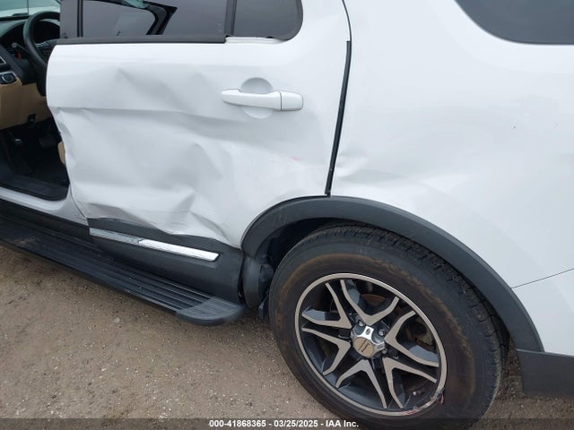 1FM5K7D87HGD00030 Ford EXPLORER XLT