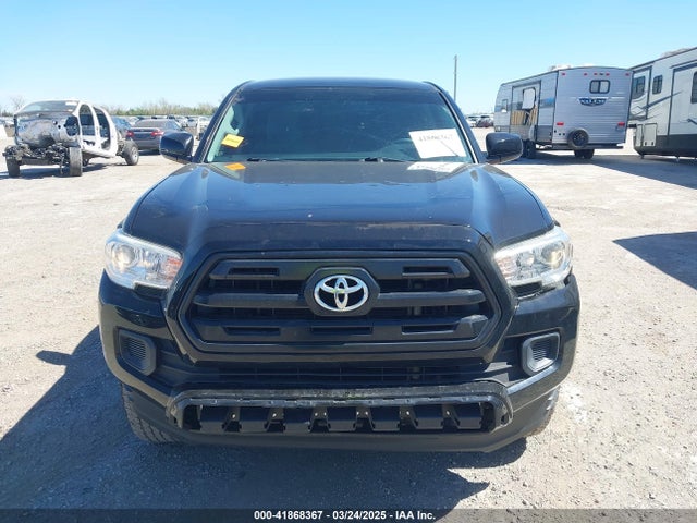 5TFAX5GN4HX094952 Toyota Tacoma Sr