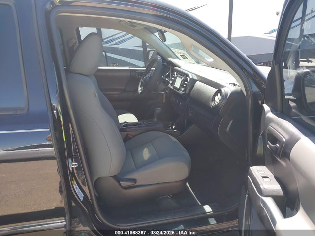 5TFAX5GN4HX094952 Toyota Tacoma Sr