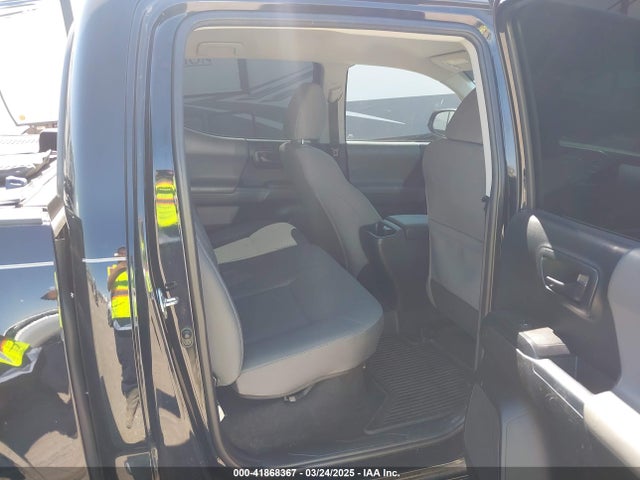 5TFAX5GN4HX094952 Toyota Tacoma Sr