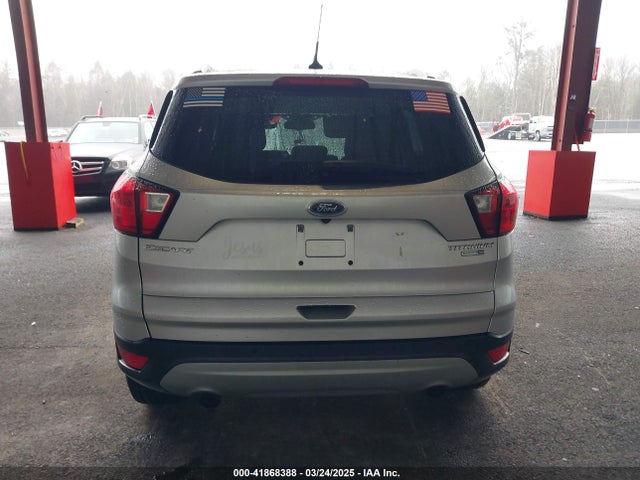 1FMCU9J9XKUA37695 Ford Escape Titanium