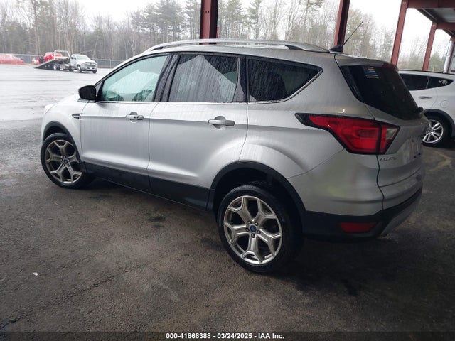 1FMCU9J9XKUA37695 Ford Escape Titanium