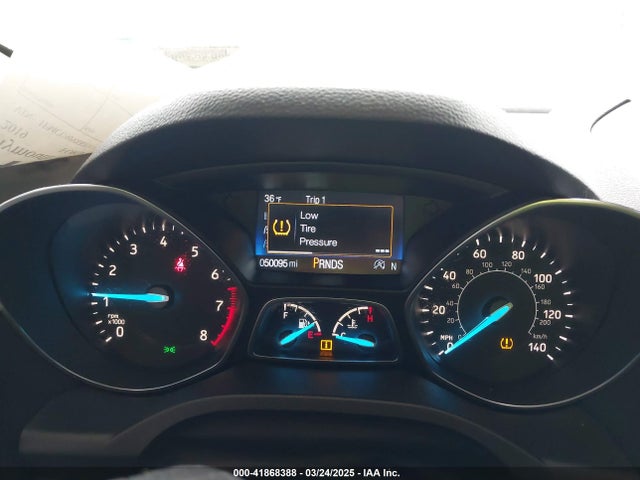 1FMCU9J9XKUA37695 Ford Escape Titanium