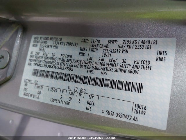 1FMCU9J9XKUA37695 Ford Escape Titanium