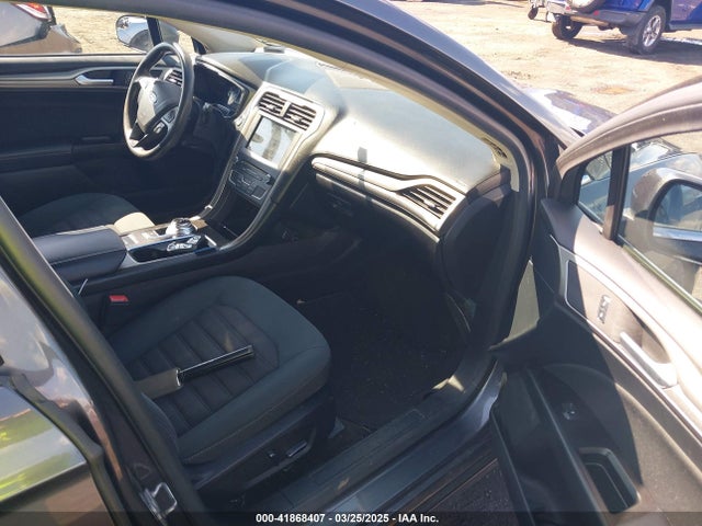 3FA6P0H75HR401388 Ford FUSION SE