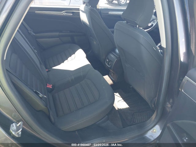 3FA6P0H75HR401388 Ford FUSION SE