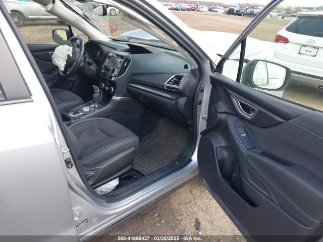 JF2SKAGC0KH403863 Subaru Forester Premium