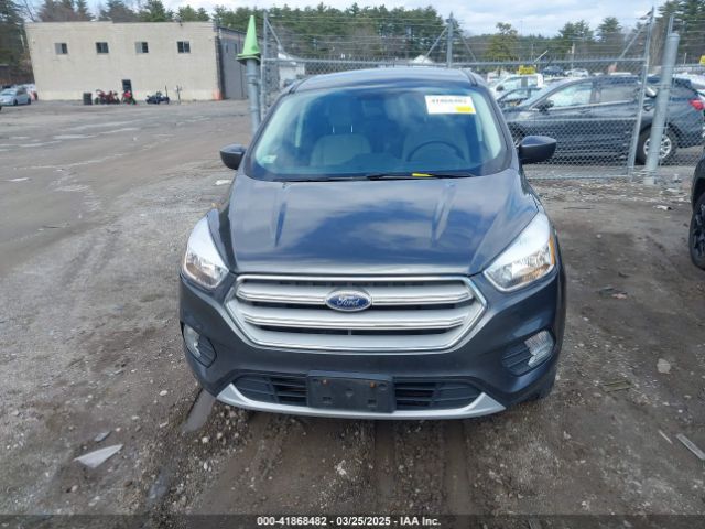1FMCU9G96KUB07569 Ford ESCAPE SE
