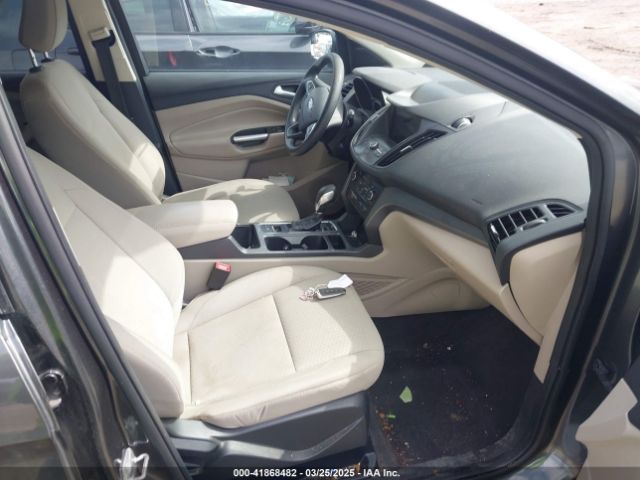 1FMCU9G96KUB07569 Ford ESCAPE SE