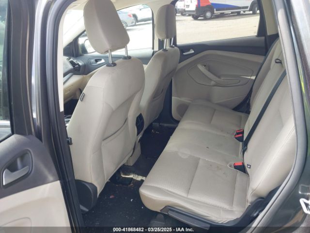 1FMCU9G96KUB07569 Ford ESCAPE SE