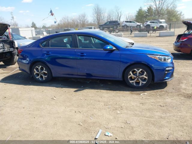 3KPF24AD7ME414189 KIA Forte Lxs