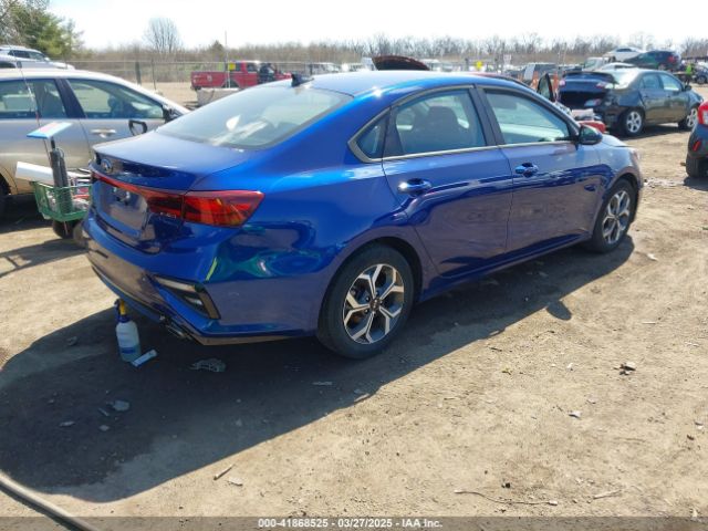 3KPF24AD7ME414189 KIA Forte Lxs