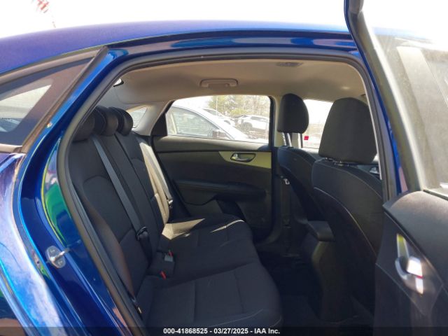 3KPF24AD7ME414189 KIA Forte Lxs