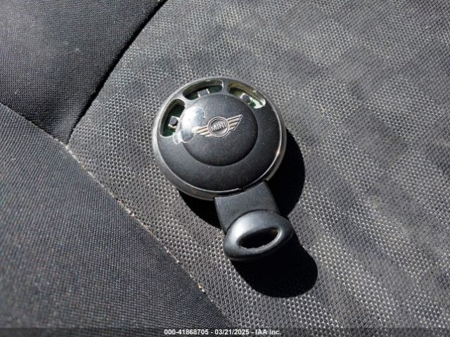 2011 MINI COOPER WMWSV3C5XBTY22399 Photo 10